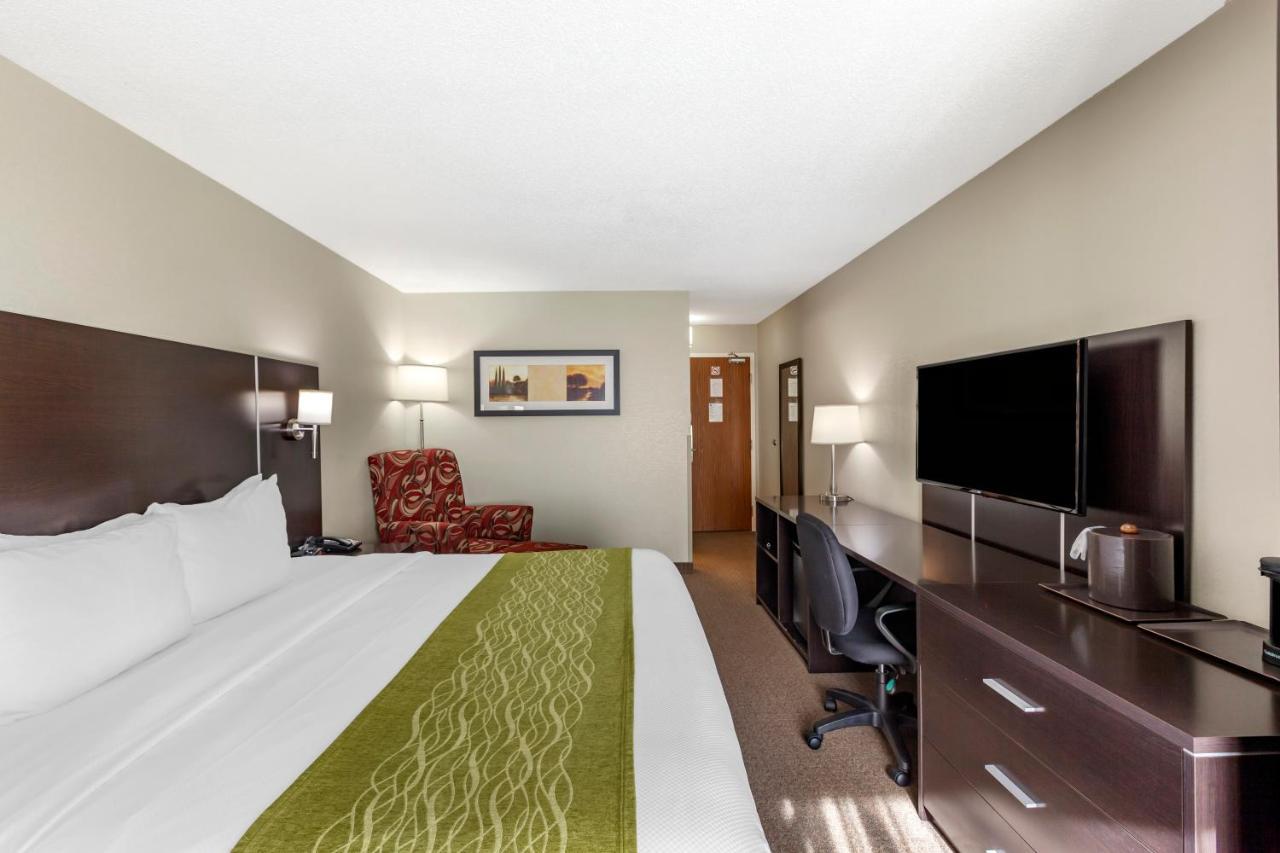 Comfort Inn Airport West Mississauga Buitenkant foto