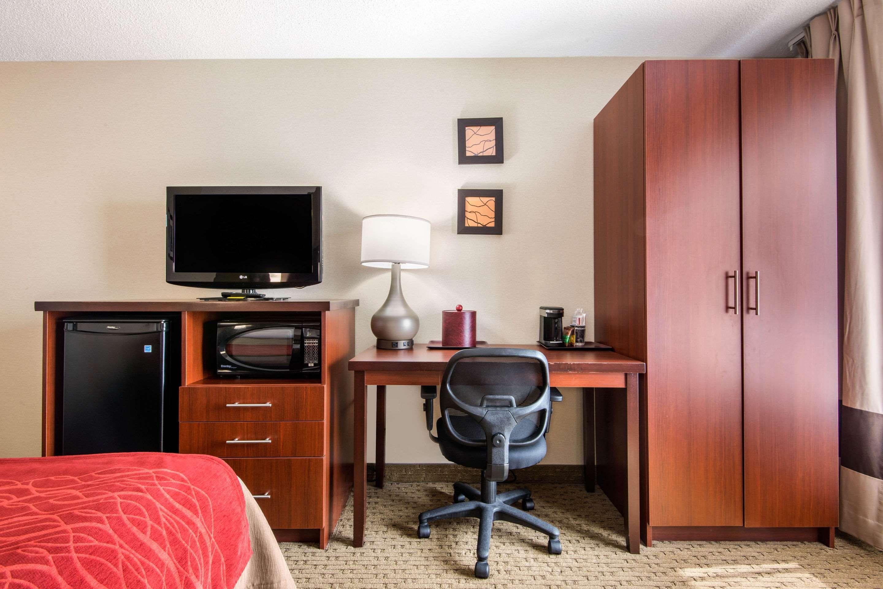 Comfort Inn Airport West Mississauga Buitenkant foto