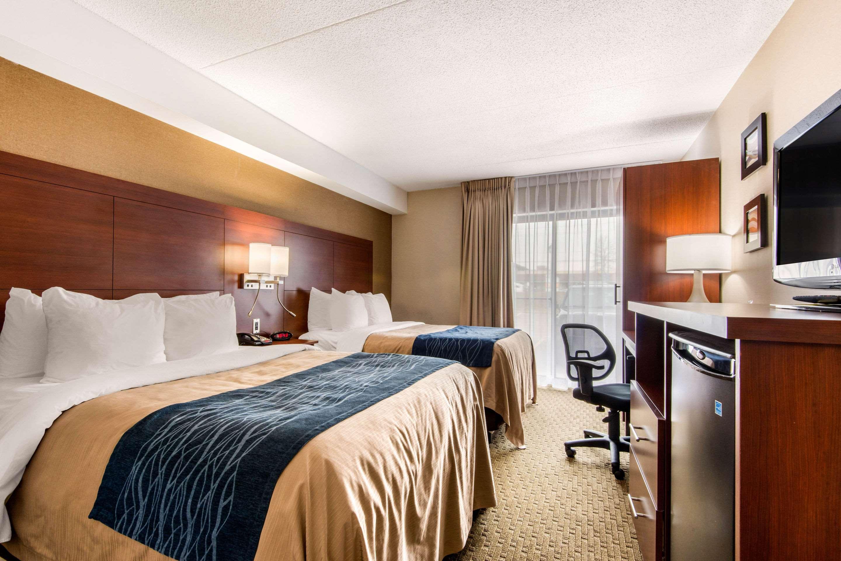 Comfort Inn Airport West Mississauga Buitenkant foto