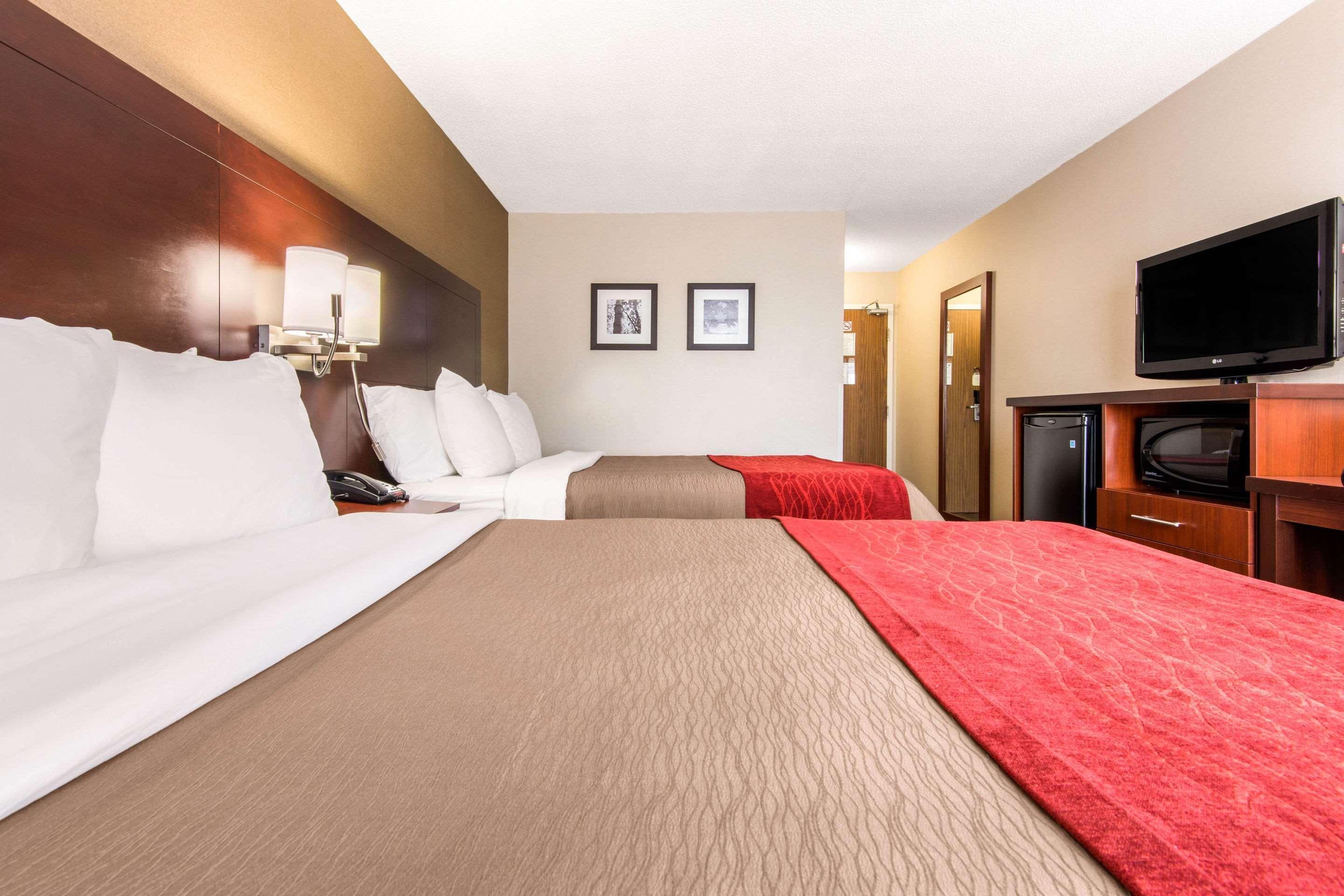 Comfort Inn Airport West Mississauga Buitenkant foto