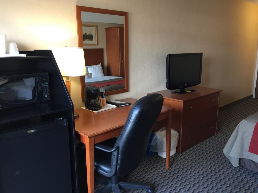 Comfort Inn Airport West Mississauga Buitenkant foto