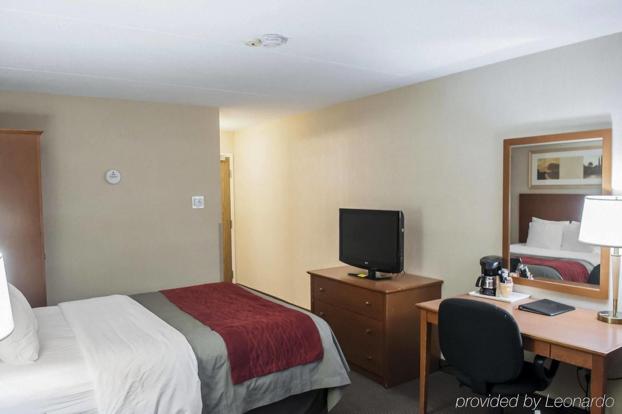Comfort Inn Airport West Mississauga Buitenkant foto