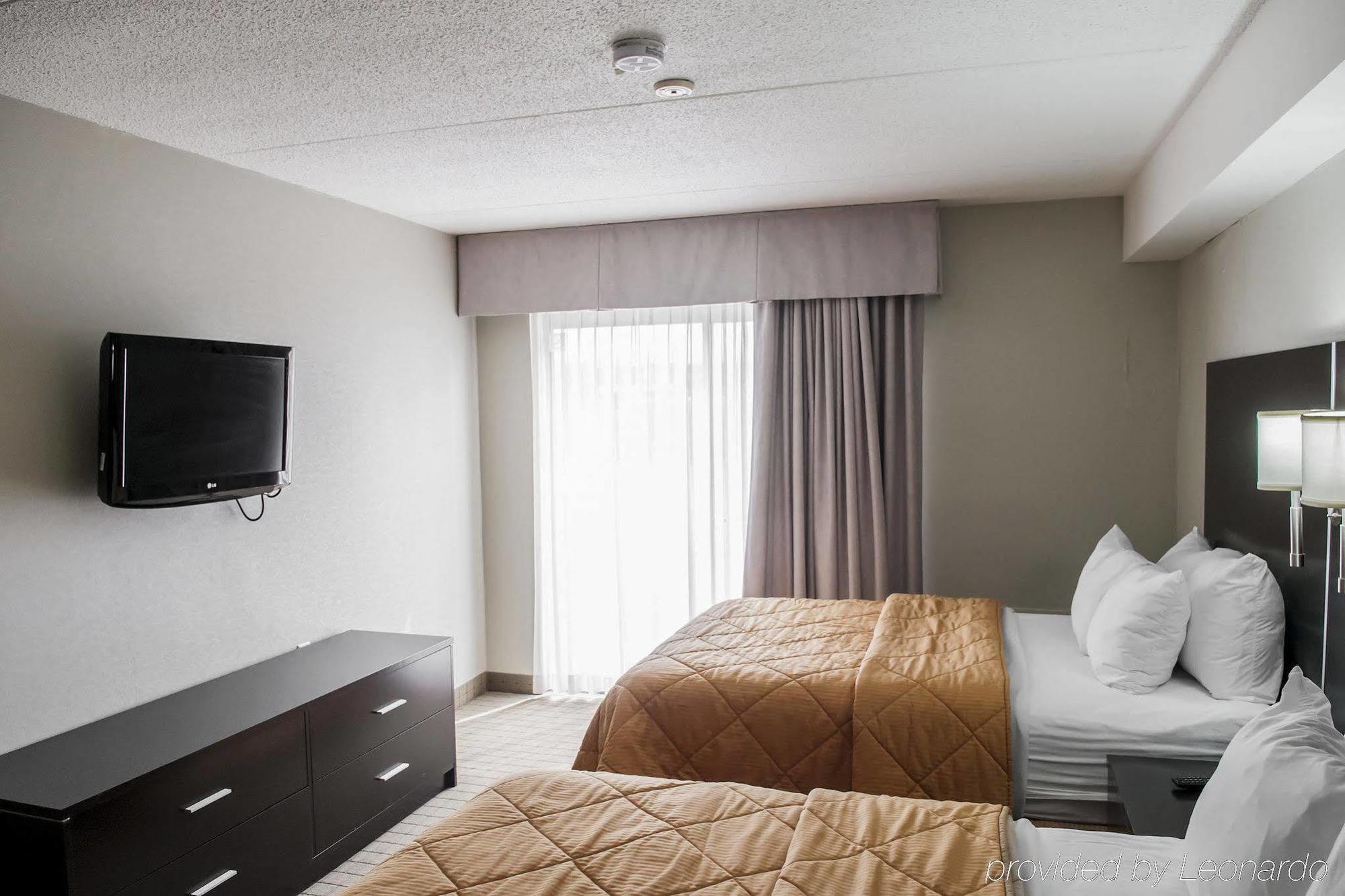 Comfort Inn Airport West Mississauga Buitenkant foto